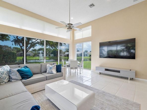 6388 Three Lakes Lane, Boynton Beach FL 33437