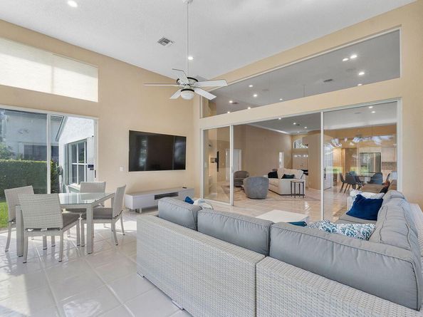 6388 Three Lakes Lane, Boynton Beach FL 33437