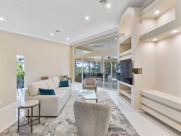 6388 Three Lakes Lane, Boynton Beach FL 33437
