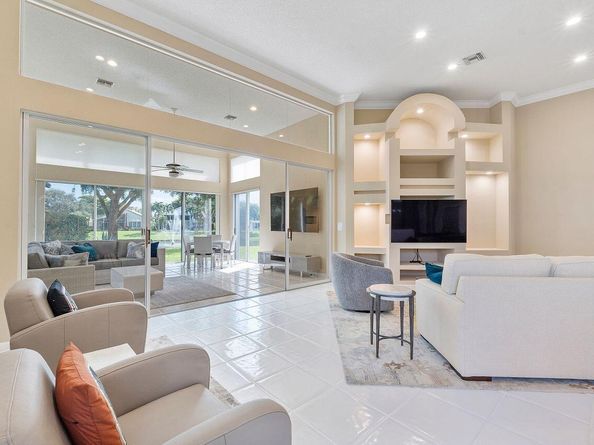6388 Three Lakes Lane, Boynton Beach FL 33437