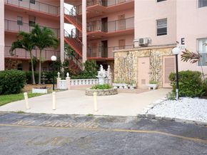 2851 Somerset Dr 103, Lauderdale Lakes FL 33311