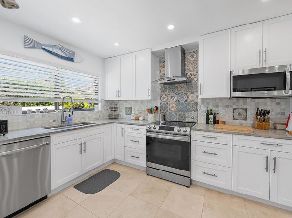 1484 Via Del Sol, Jupiter FL 33477