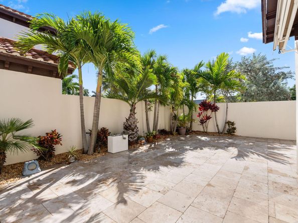 1484 Via Del Sol, Jupiter FL 33477