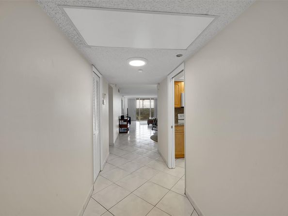 3520 Oaks Way 806, Pompano Beach FL 33069