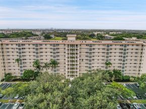3520 Oaks Way 806, Pompano Beach FL 33069