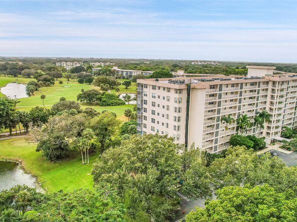 3520 Oaks Way 806, Pompano Beach FL 33069