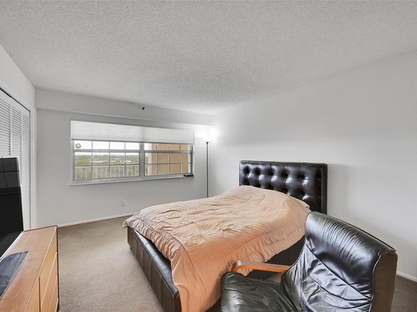 3520 Oaks Way 806, Pompano Beach FL 33069