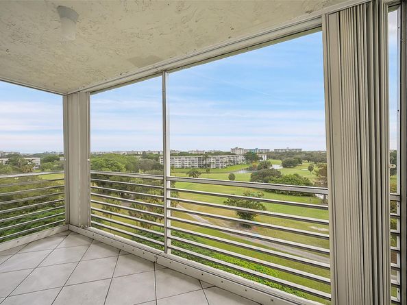 3520 Oaks Way 806, Pompano Beach FL 33069