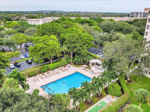 3520 Oaks Way 806, Pompano Beach FL 33069