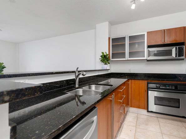 1551 N Flagler Drive 910, West Palm Beach FL 33401