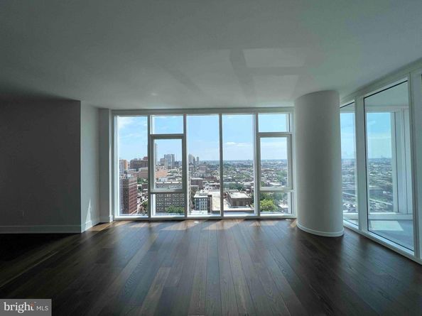 301 S Broad 2103, Philadelphia PA 19107