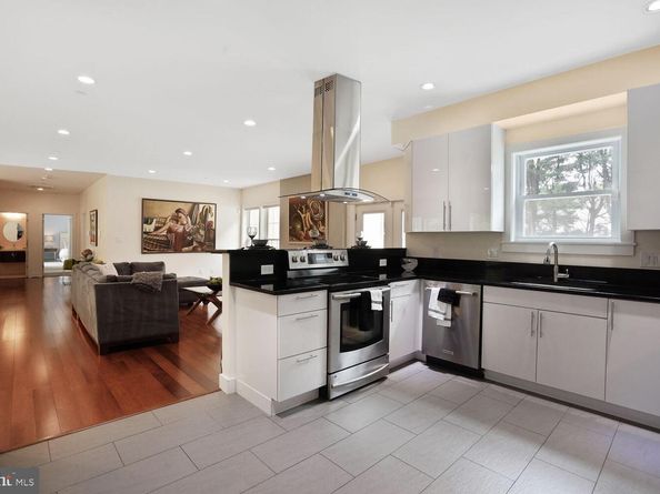 7201 Thomas Branch Drive, Bethesda MD 20817