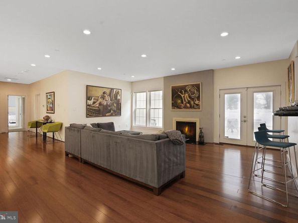 7201 Thomas Branch Drive, Bethesda MD 20817