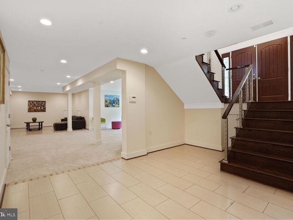 7201 Thomas Branch Drive, Bethesda MD 20817