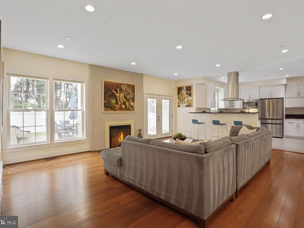 7201 Thomas Branch Drive, Bethesda MD 20817