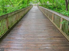 7201 Thomas Branch Drive, Bethesda MD 20817