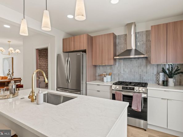 1031 Mercy Street, Philadelphia PA 19148