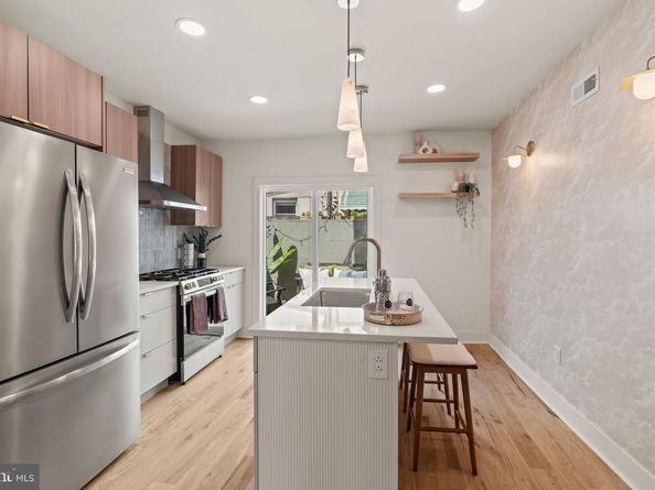 1031 Mercy Street, Philadelphia PA 19148