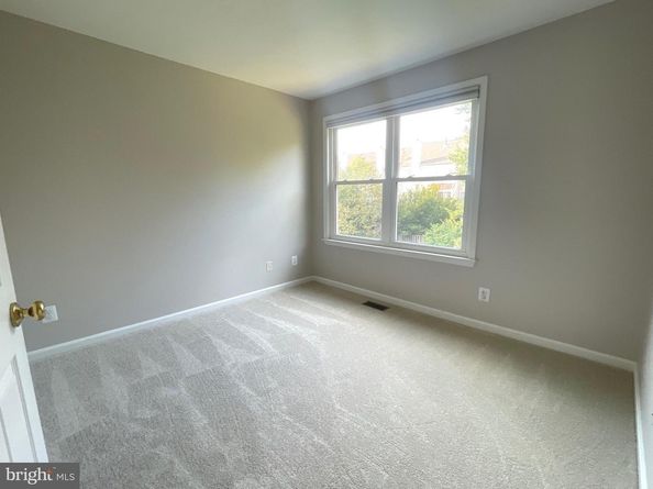 47616 Watkins Island Square, Sterling VA 20165