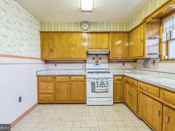 1718 Rhawn Street, Philadelphia PA 19111
