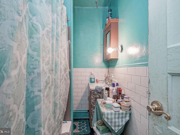 1905 S Ithan Street, Philadelphia PA 19143