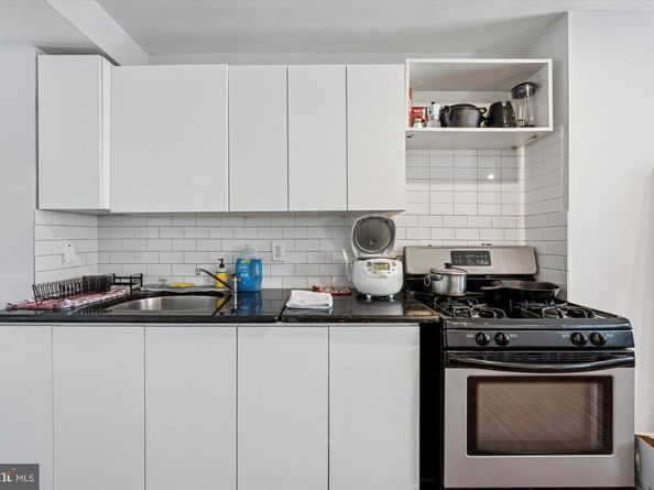 903 S 13TH Street, Philadelphia PA 19147