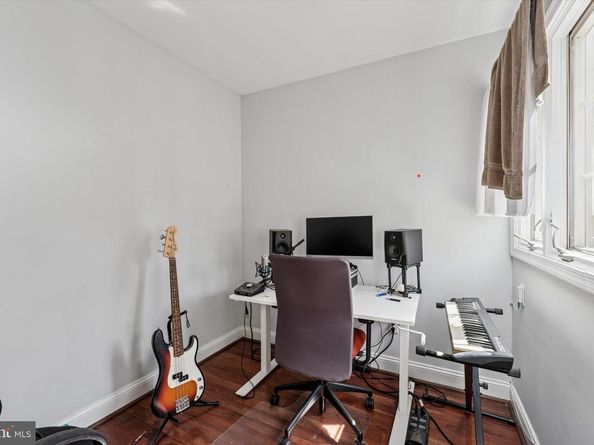 903 S 13TH Street, Philadelphia PA 19147