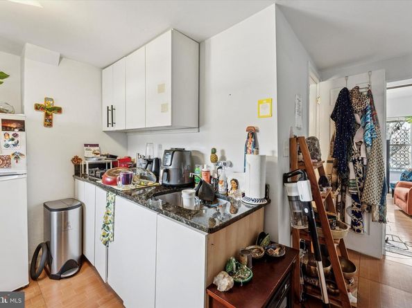 903 S 13TH Street, Philadelphia PA 19147