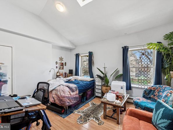 903 S 13TH Street, Philadelphia PA 19147