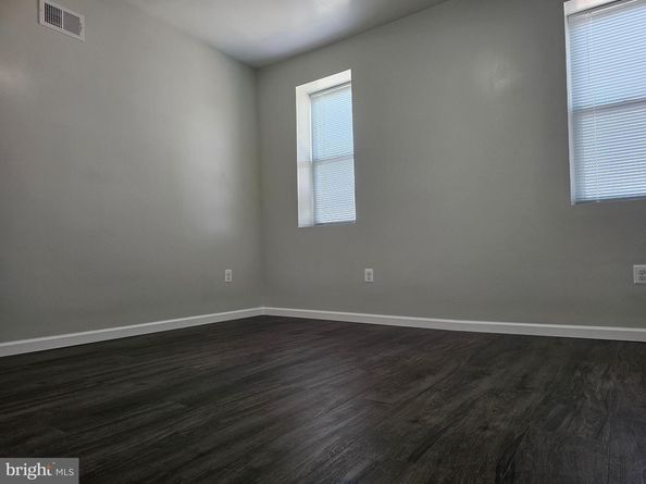 1555 S Hollywood Street, Philadelphia PA 19146