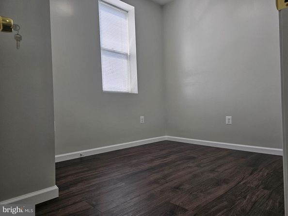 1555 S Hollywood Street, Philadelphia PA 19146