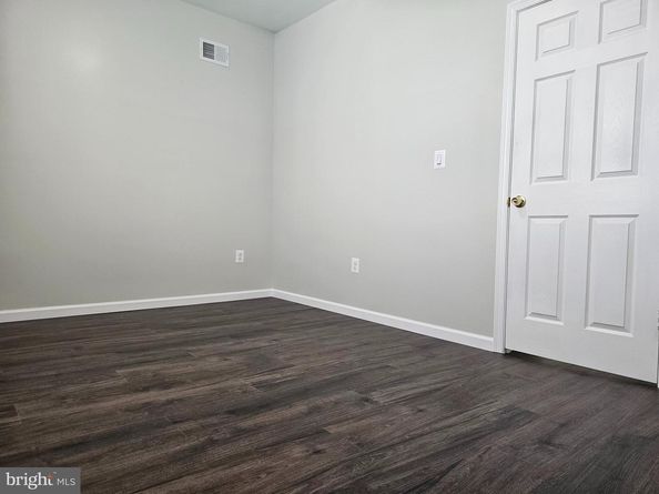 1555 S Hollywood Street, Philadelphia PA 19146