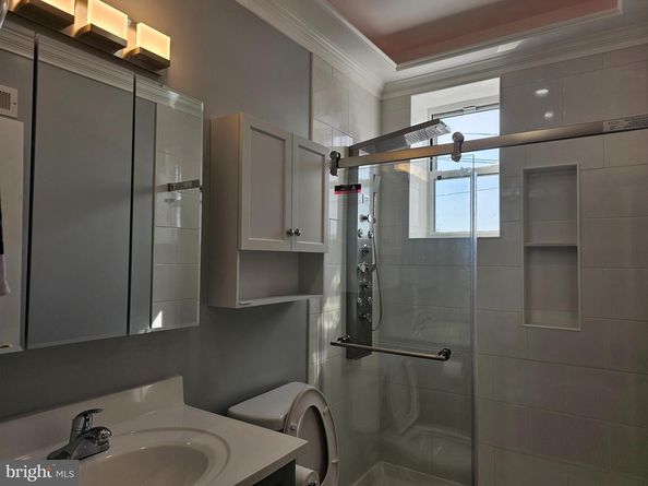 1555 S Hollywood Street, Philadelphia PA 19146
