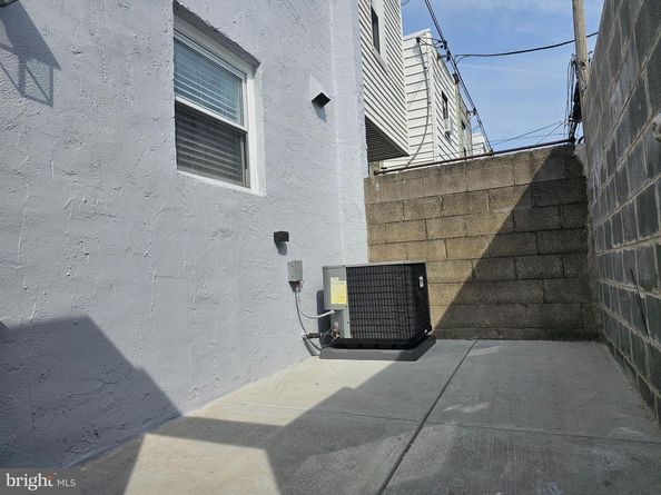 1555 S Hollywood Street, Philadelphia PA 19146