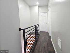 1555 S Hollywood Street, Philadelphia PA 19146