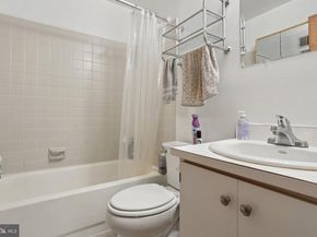 1017 Spruce Street D, Philadelphia PA 19107