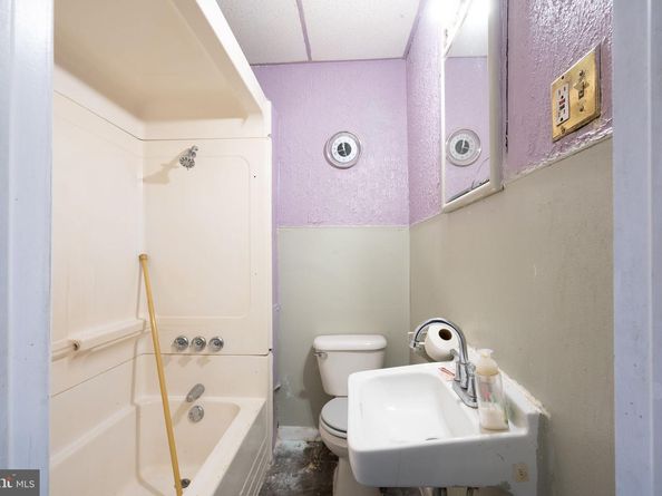 6240 Wheeler Street, Philadelphia PA 19142