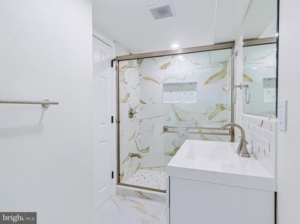 8823 Roosevelt Boulevard, Philadelphia PA 19152