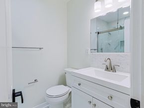 8823 Roosevelt Boulevard, Philadelphia PA 19152