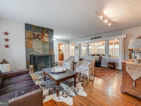 8536 Aponi Road, Vienna VA 22180