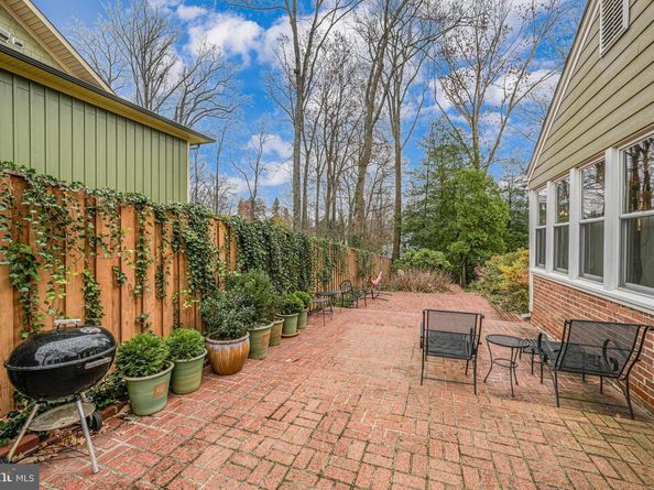 8536 Aponi Road, Vienna VA 22180