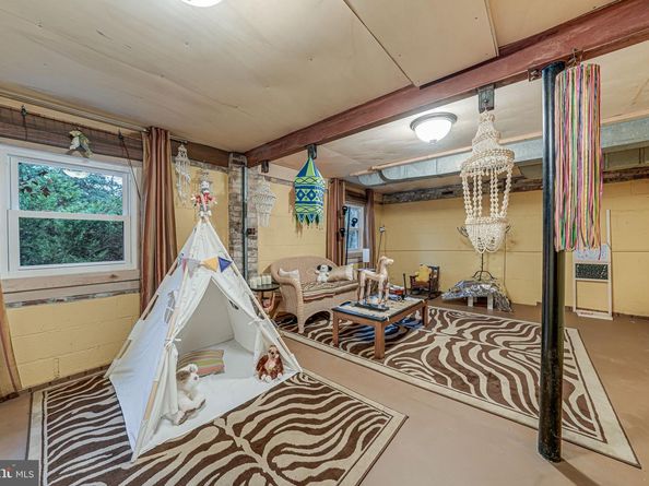 8536 Aponi Road, Vienna VA 22180