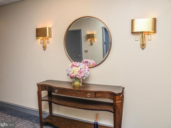 1811 Chestnut Street 404, Philadelphia PA 19103