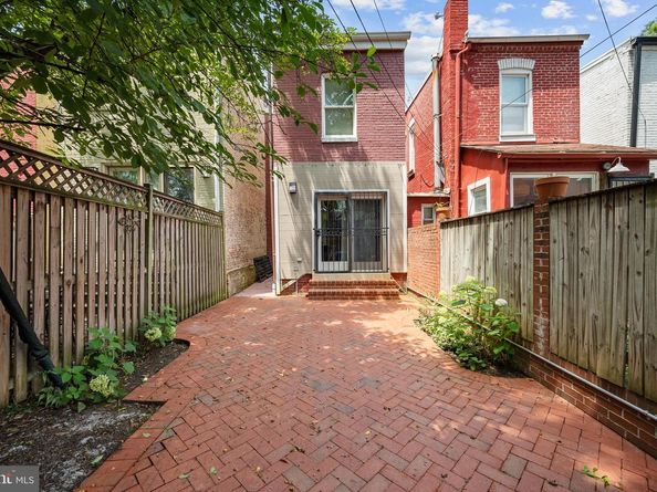 21 7TH Street NE, Washington DC 20002