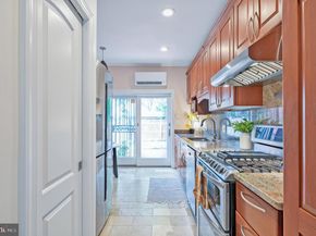 21 7TH Street NE, Washington DC 20002