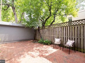 21 7TH Street NE, Washington DC 20002