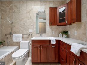 21 7TH Street NE, Washington DC 20002