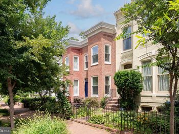 21 7TH Street NE