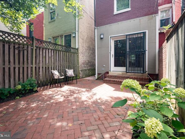 21 7TH Street NE, Washington DC 20002