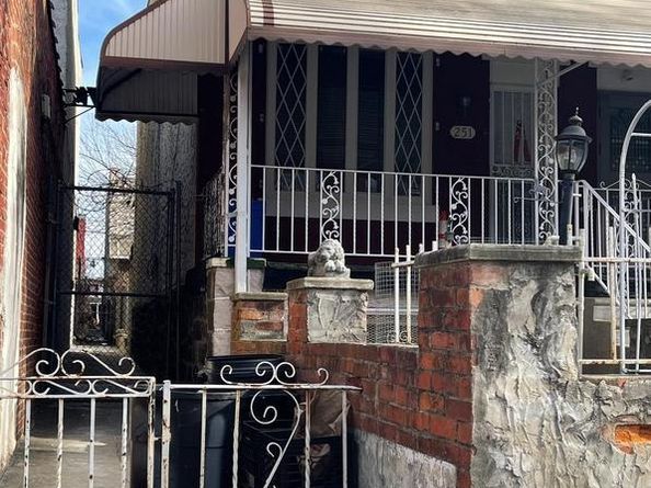 251 N Robinson Street, Philadelphia PA 19139